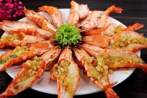 Món ngon cuối tuần: Cách làm tôm xốt bơ tỏi béo ngậy, đậm đà