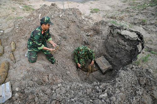 Xử lý bom, mìn, vật liệu nổ bảo đảm kịp thời, an toàn tuyệt đối