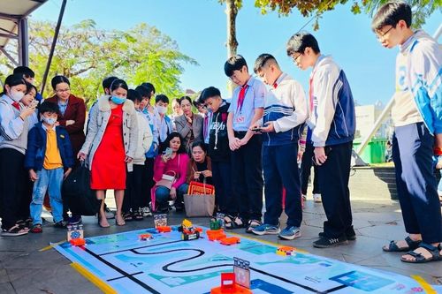 45 đội thi tham gia Ngày hội sáng tạo khoa học trẻ STEM DAY