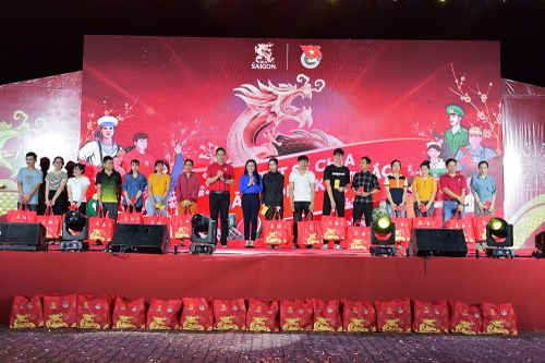 Bia Saigon khởi động chuỗi hoạt động cộng đồng'Tết Sẻ Chia, Năm Rồng Khởi Sắc' tại 25 tỉnh thành
