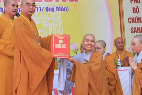 Bình Phước: Trao quyết định bổ nhiệm trụ trì chùa Thanh Long đến Sư cô Thích nữ Viên Phước