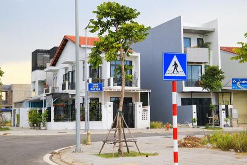 Hàng nghìn hộ dân sống 'treo' trong di tích Kinh thành Huế sẽ được di dời