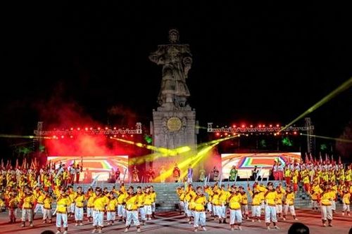 Tái hiện lễ lên ngôi và xuất quân của người Anh hùng dân tộc 'áo vải cờ đào'