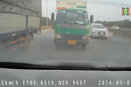 Bức xúc xe thư báo vượt ẩu ở đường vành đai 3