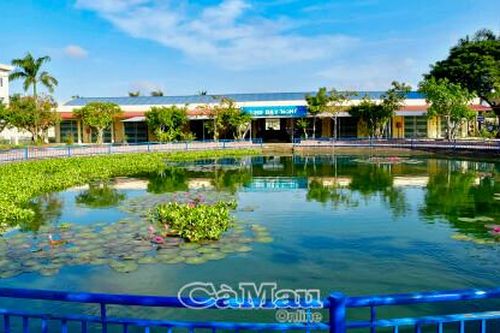 Mái nhà chung của người lầm lỡ