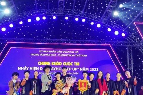 Sôi động với các vũ điệu tại chung khảo cuộc thi 'TayHo Step up'