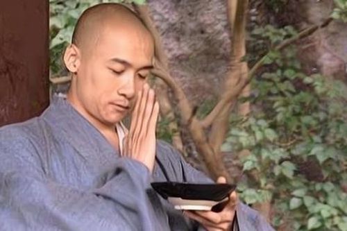 Cú trượt dài và hành trình tìm lại mình của ngôi sao 'Thiên long bát bộ'