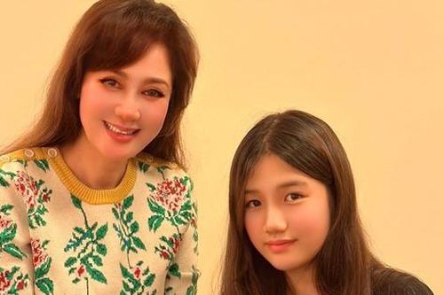 Chân dung con gái 12 tuổi, cao 1m69, xinh đẹp và tài năng của Hoa hậu Đàm Lưu Ly