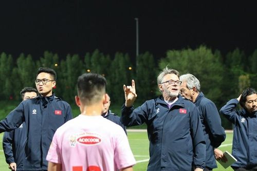 'Canh bạc' của ông Troussier