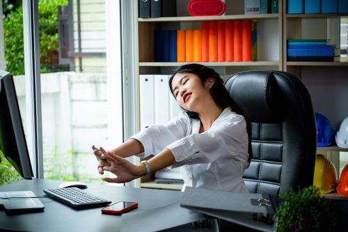 Uể oải ở công sở cận Tết