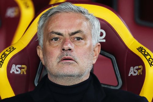 Mourinho lại gặp rắc rối