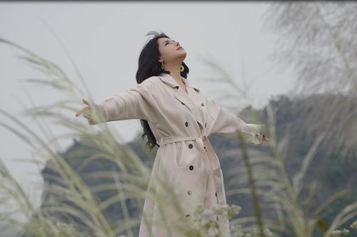 Á quân Thần tượng Bolero – ca sĩ Tô Ngọc Hà làm MV về mùa đông