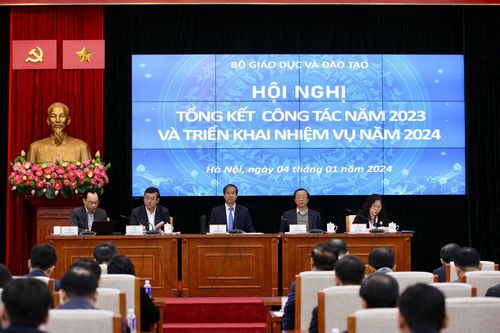 Nóng trong tuần: Năm 2024 tiếp tục đổi mới Giáo dục; giữ ổn định học phí
