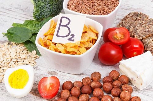 Hướng dẫn 3 cách đơn giản trị môi khô, nứt nẻ trong mùa lạnh khô