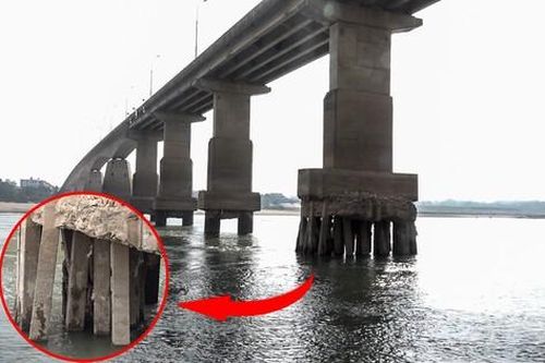 Cầu nối Hà Nội với Phú Thọ trơ trụ móng
