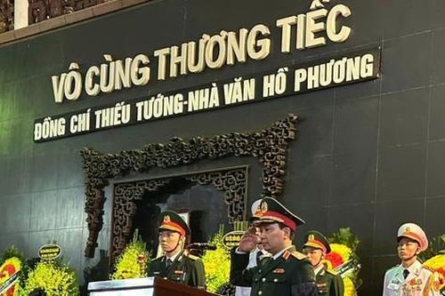 Lễ tang Thiếu tướng, nhà văn Hồ Phương được tổ chức theo nghi thức quân đội