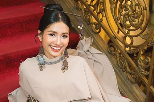 Hoa hậu Nguyễn Thanh Hà đấu giá tranh 300 triệu đồng gây quỹ từ thiện