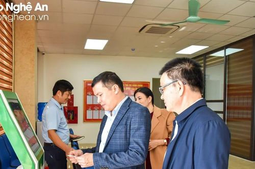 Nghệ An nghiêm cấm việc yêu cầu người dân, doanh nghiệp cung cấp thông tin đã được số hóa hoặc chia sẻ từ các cơ sở dữ liệu quốc gia