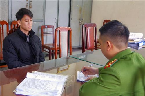 Tạm giữ hai đối tượng sử dụng tài liệu giả của cơ quan, tổ chức