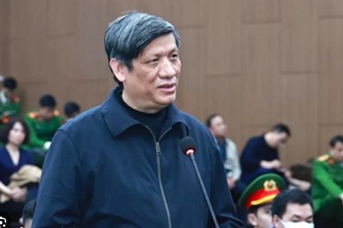 Vụ Việt Á: Cựu Bộ trưởng Y tế Nguyễn Thanh Long đang phải dùng máy thở