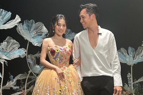 Tố My: 'Anh Bạch Công Khanh rất ga lăng, chu đáo'