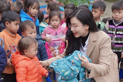 Diễn viên Lương Giang: Năm thứ 7 mang áo ấm đến vùng cao