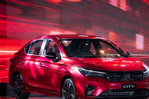 Hết ưu đãi 50% lệ phí trước bạ, các hãng đồng loạt tung 'tuyệt chiêu' để hút khách mua ô tô, xe điện Trung Quốc giá rẻ nay còn rẻ hơn