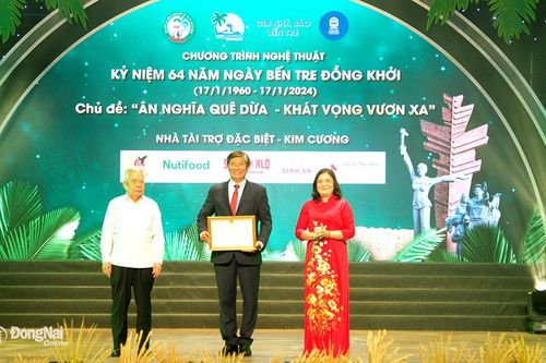 Chương trình nghệ thuật 'Ân nghĩa quê dừa - khát vọng vươn xa'