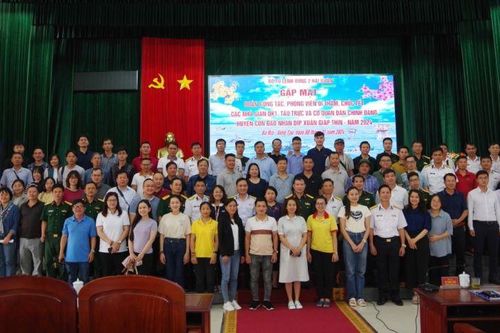 Bộ Tư lệnh Vùng 2 Hải quân gặp mặt Đoàn công tác, phóng viên chúc Tết các nhà giàn DKI