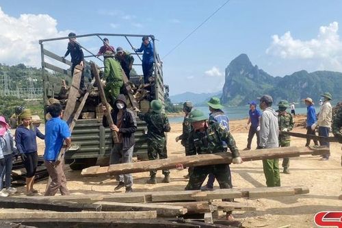 Giữ vững đơn vị vững mạnh toàn diện 'mẫu mực tiêu biểu'