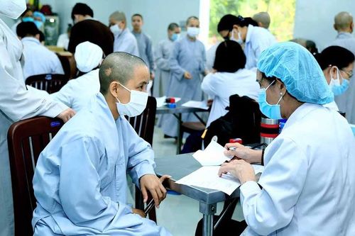 Khám tầm soát bệnh cho hơn 500 Tăng Ni sinh Học viện Phật giáo VN tại TP.HCM