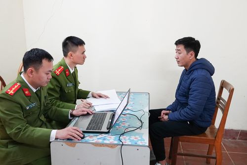 'Nổ' quen CSGT, giảng viên đại học lừa tiền của nhiều tài xế