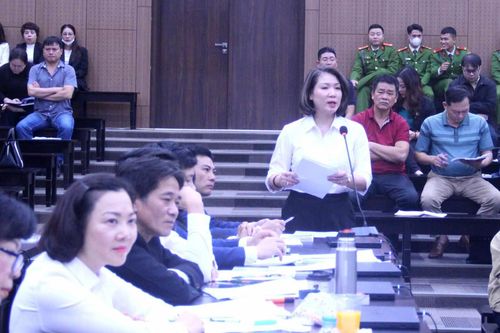 Vụ Việt Á: Luật sư nói nữ chuyên viên Nhà xuất bản có tội, nhưng cũng gián tiếp góp công