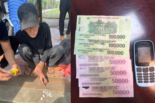 Tìm cách phi tang ma túy khi bị Công an kiểm tra