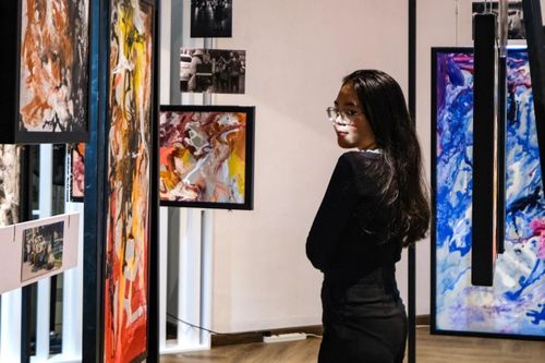 Họa sĩ mang 'đất, nước, gió, lửa và tâm' vào triển lãm ở TP.HCM