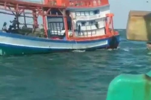 Quyết liệt xử lý nạn tranh chấp ngư trường trên vùng biển Tây Cà Mau