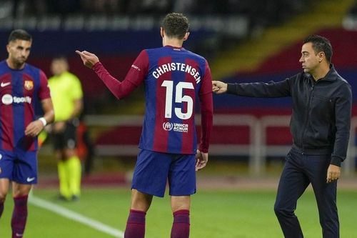 Barcelona run rẩy trên vách núi cheo leo