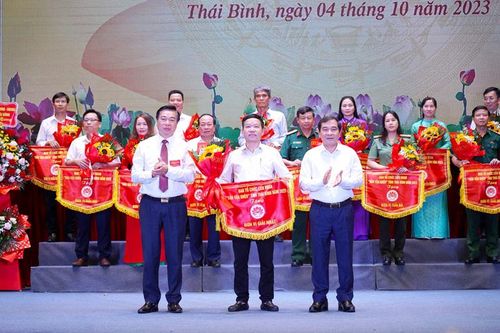 Tạo đồng thuận để phát triển