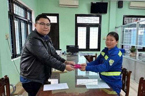 Món quà của vợ chồng công nhân môi trường đô thị Đà Nẵng