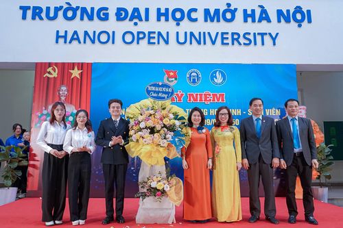 Trường ĐH Mở Hà Nội kỷ niệm Ngày truyền thống học sinh, sinh viên Việt Nam