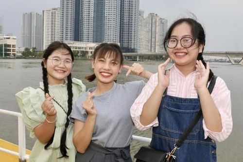 Mang cơ hội bước ra thế giới cho các thủ khoa nghèo
