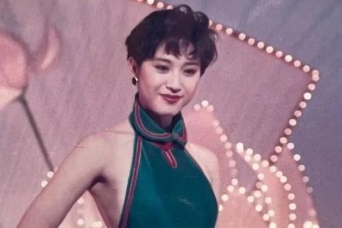 Nhan sắc tuổi 58 của hoa hậu tóc ngắn đẹp nhất Hong Kong