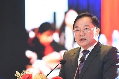 'Năm nào, hội đồng xét tuyển cũng rưng rưng nâng lên đặt xuống từng hồ sơ'