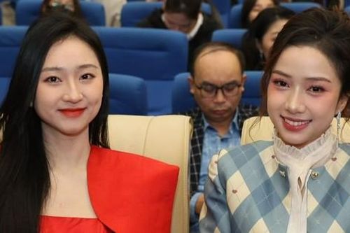 Người đẹp Nhân ái Ngọc Mai, Hoa hậu Nông Thúy Hằng đồng hành 'Nâng bước thủ khoa'