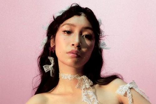 Con gái Mỹ Linh dữ dội và gợi cảm