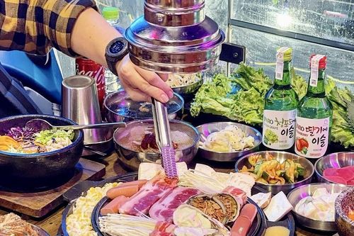 Tiết lộ bất ngờ về nhiều food reviewer: Chưa ăn thử vẫn viết bài khen nức nở