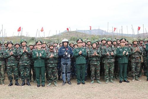 QĐND Việt Nam phát huy phẩm chất 'Bộ đội Cụ Hồ' trong xây dựng và bảo vệ Tổ quốc