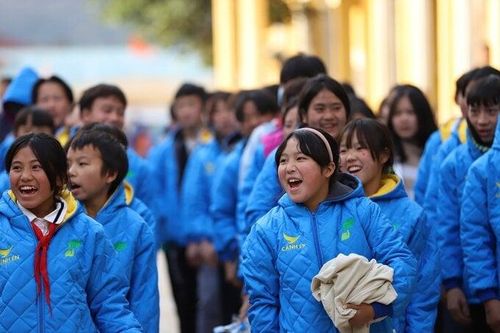 Trẻ em vùng cao Mèo Vạc - Hà Giang mùa Đông này hết lạnh