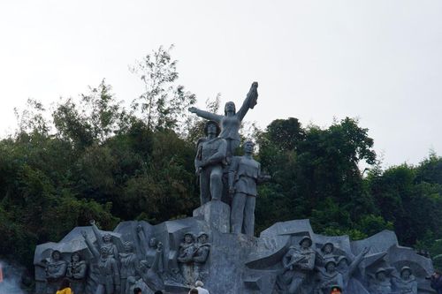 Tri ân nữ Anh hùng Lực lượng vũ trang nhân dân Phan Thị Ràng