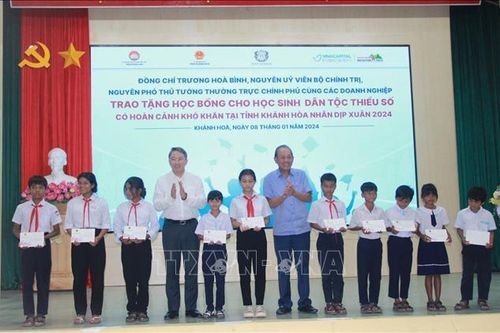 Tạo điều kiện cho học sinh, sinh viên dân tộc thiểu số